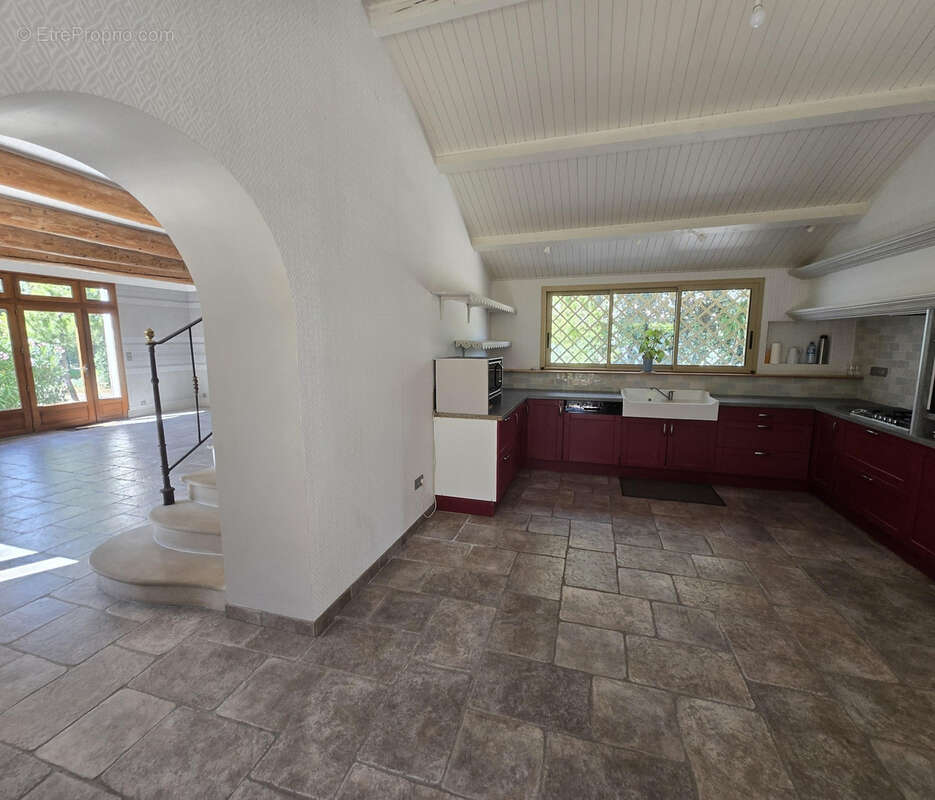 A vendre villa 4 chambres terrain 1706 m2 - photo 9
