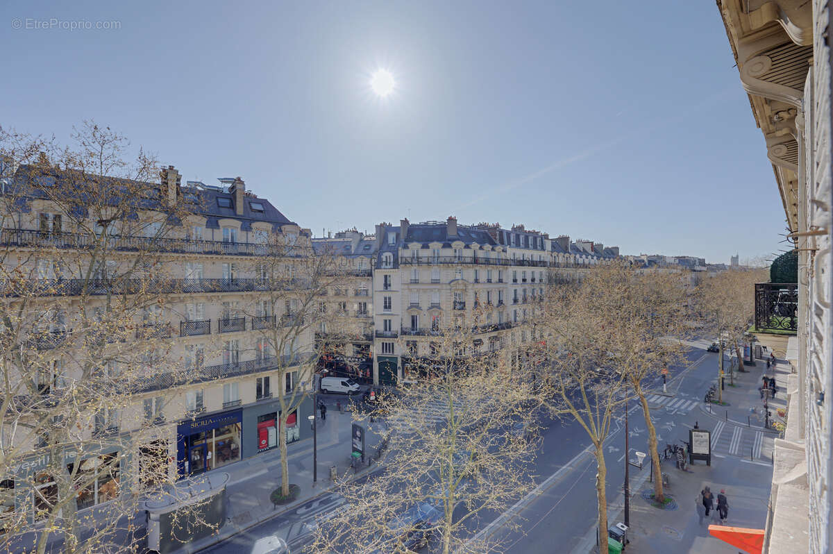 Appartement à PARIS-2E