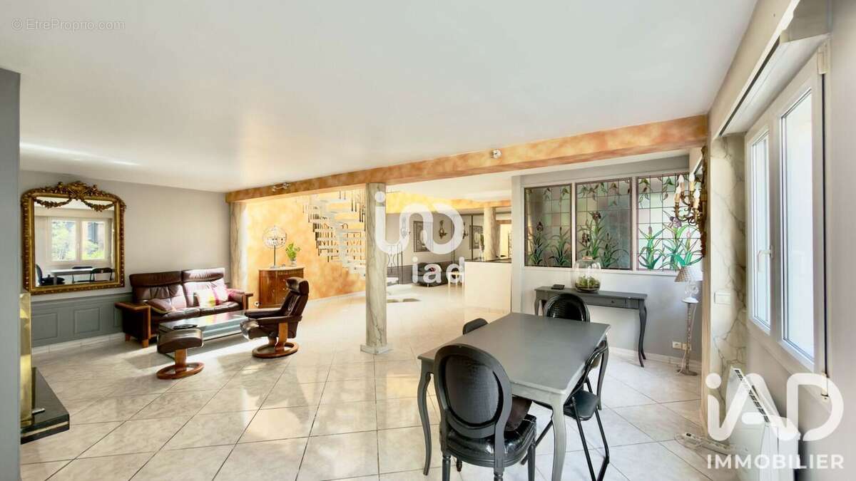 Appartement 247 m² à Clichy  - photo 6