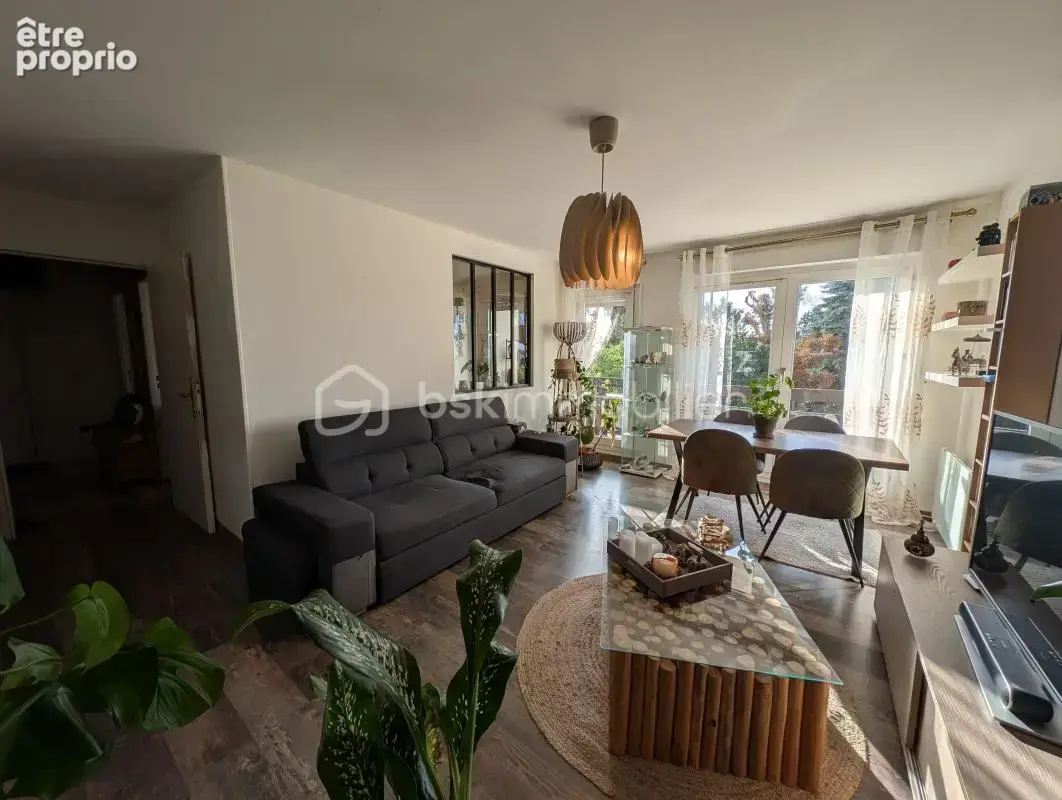 Appartement lumineux avec loggias, box et tennis privatif - photo 5