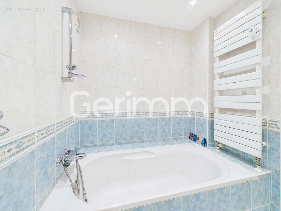 Appartement à MEYLAN