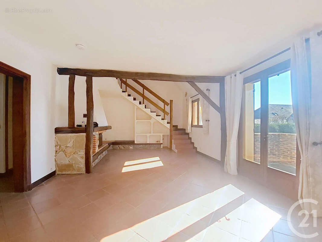 Maison à LIVRY-SUR-SEINE