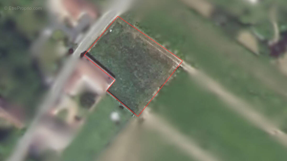 Terrain à EPERNON