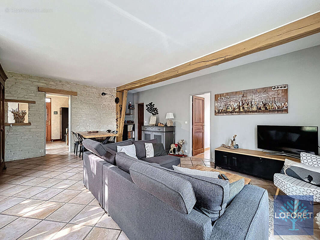 Maison à VIGNEUX-SUR-SEINE