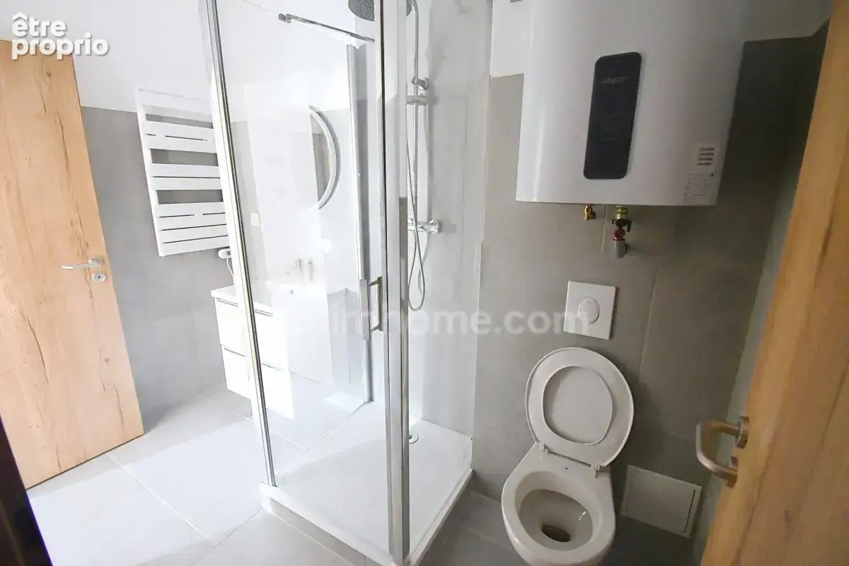 Appartement de 97.6m2 avec 3 chambres, 2 salles de bain, parking, balcon, cave - photo 7