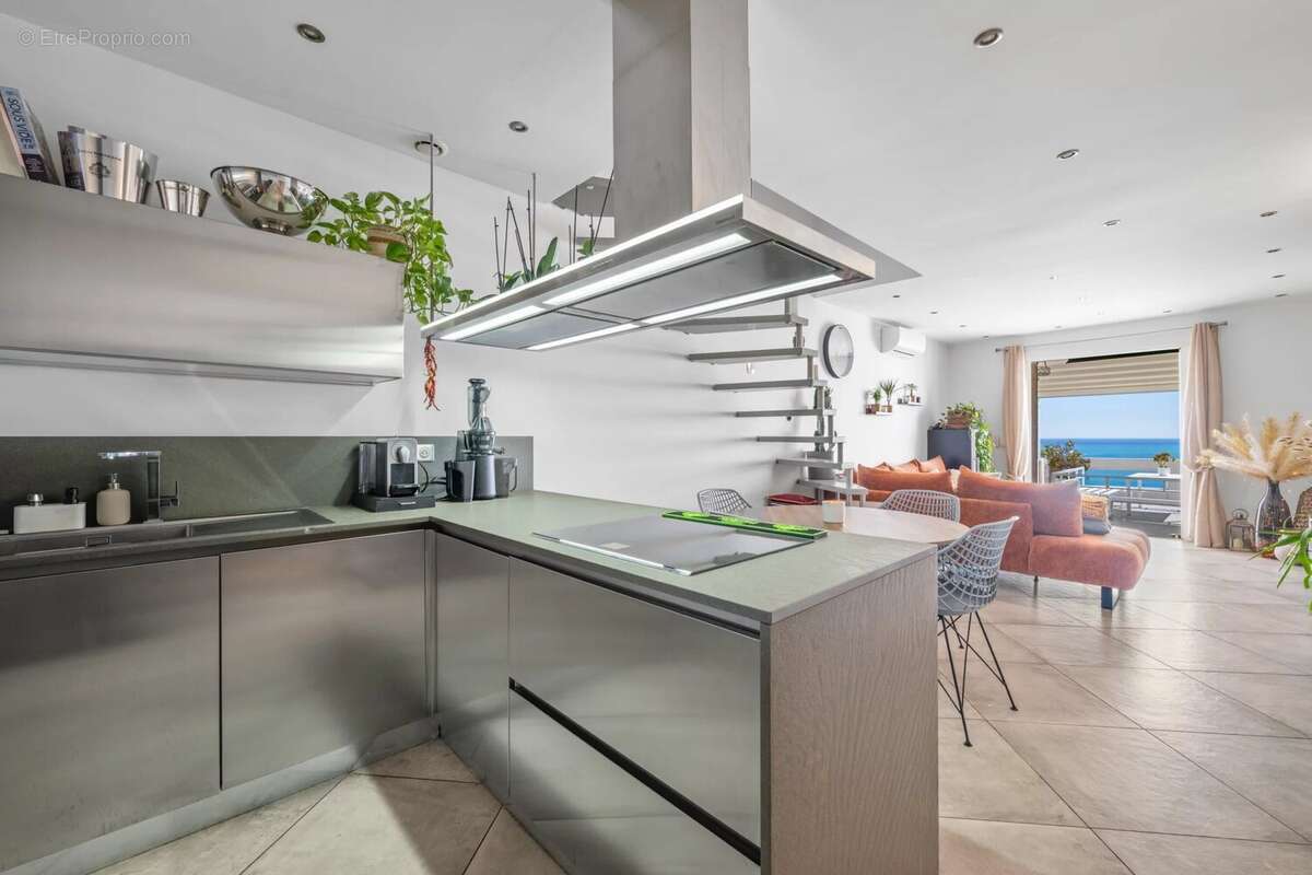Appartement à CAP-D'AIL