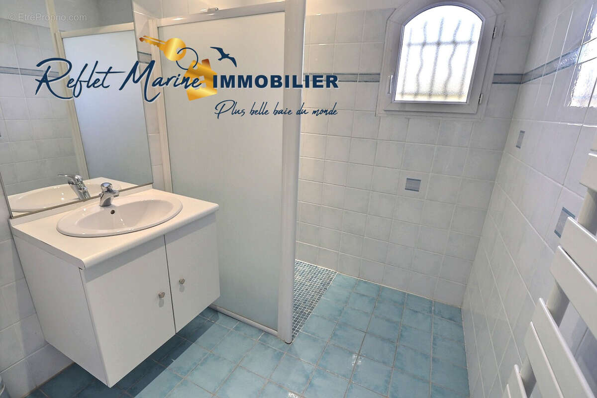 Maison à SAINT-CYR-SUR-MER