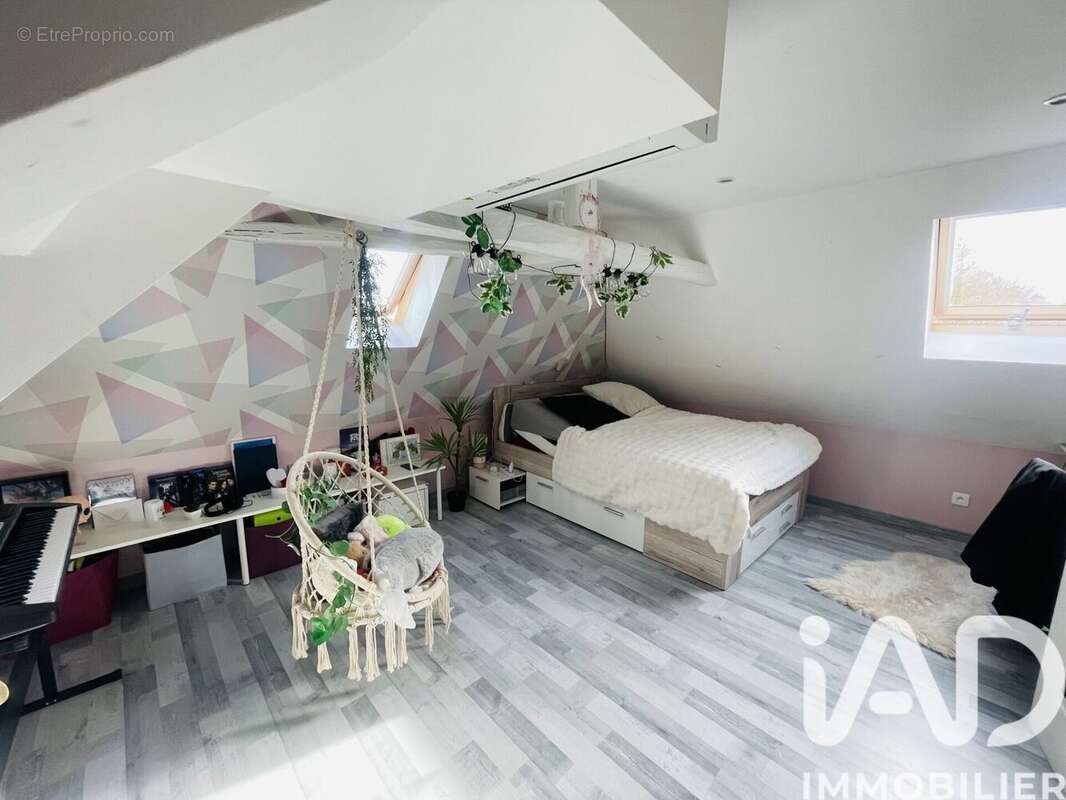 Maison 120 m² à Ladignac-Sur-Rondelles  - photo 2