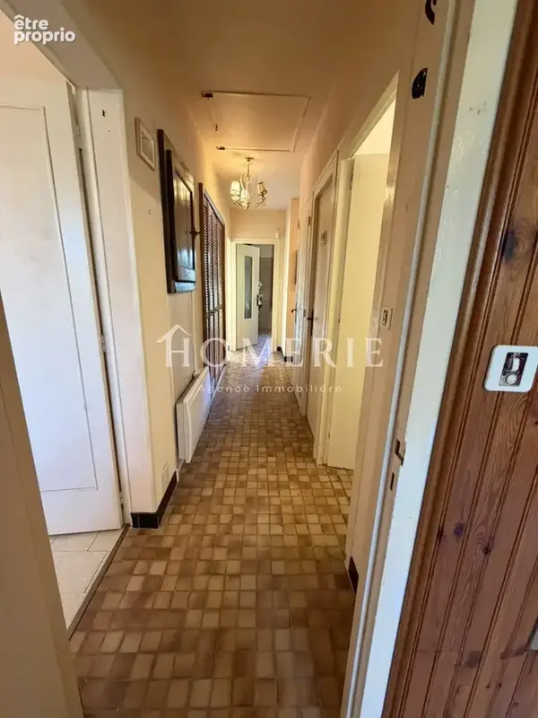 Lumineuse maison avec son terrain de 4000m2 - photo 8