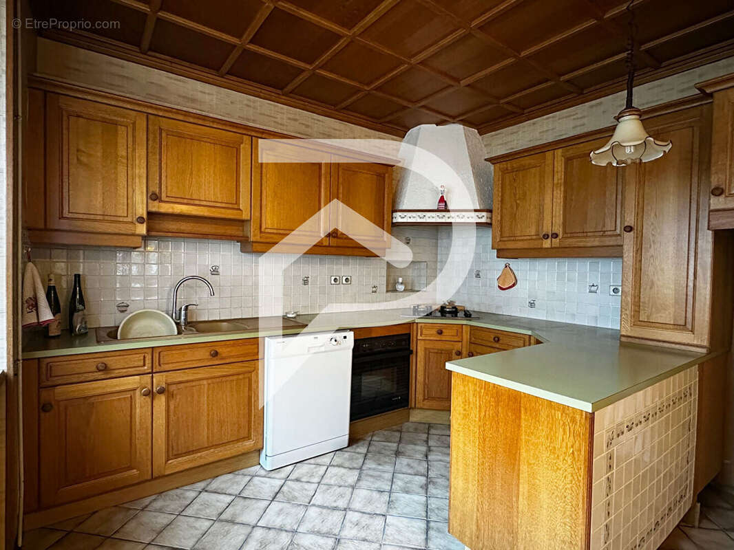 Immeuble avec bureau et grange Labaroche 13 pièce(s) 285 m2 - photo 4