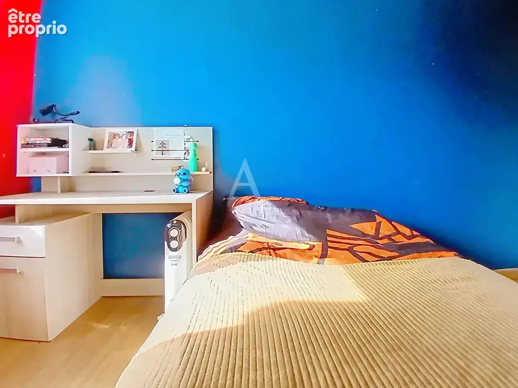 Maison familiale 137 m² - 5 chambres + bureau - Dépendances - Soeurdres - photo 9