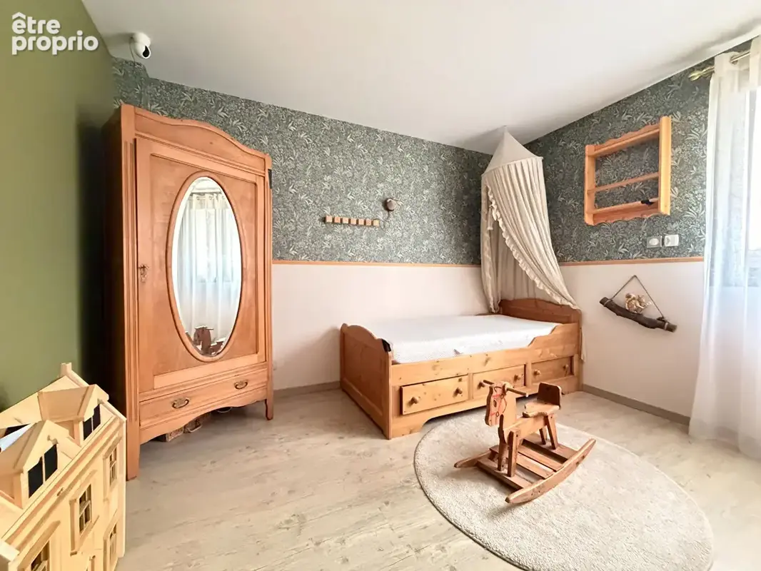 Pavillon familial de 182 m²  - 5 chambres - sous-sol complet - photo 6