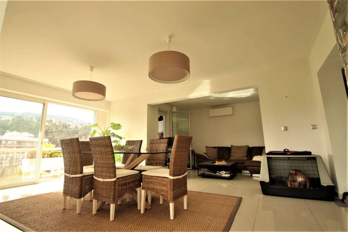 Appartement à MANDELIEU-LA-NAPOULE