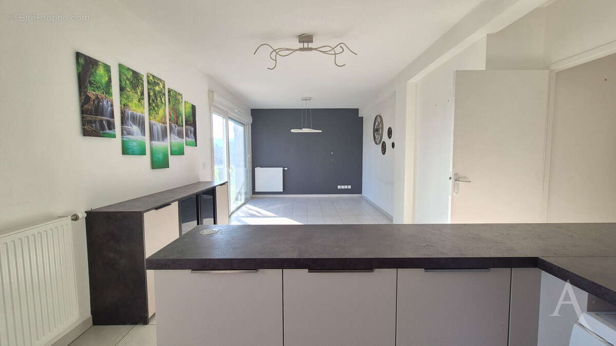 Appartement Grenoble 3 pièce(s) 66.21 m2 - photo 2