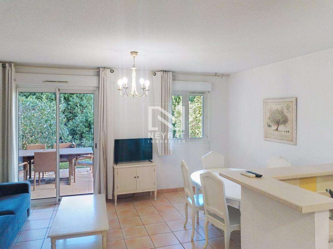 Appartement à MONTAUROUX