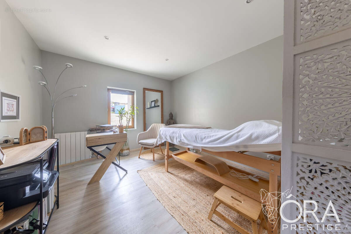 Maison à COURCELLES