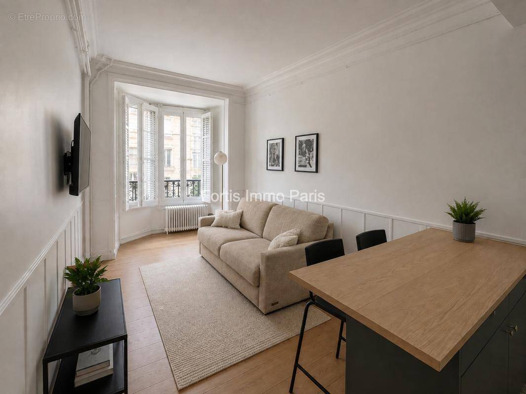 Appartement à PARIS-1E