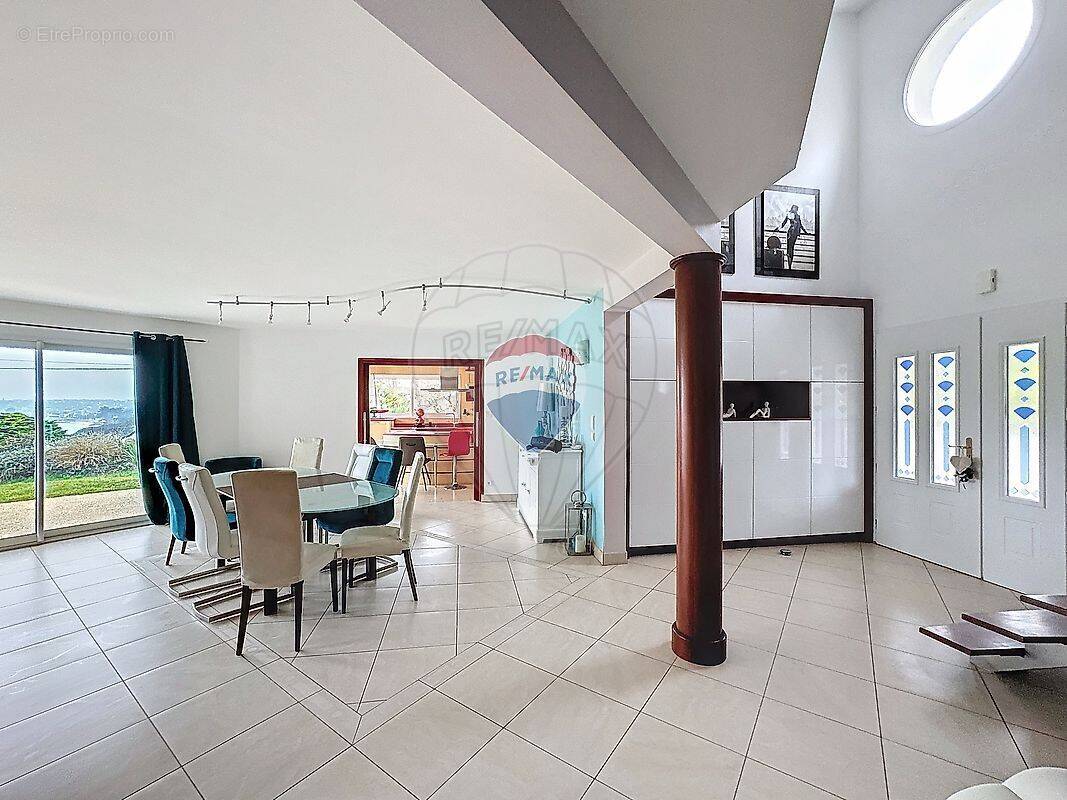 Maison à PLOUGONVELIN