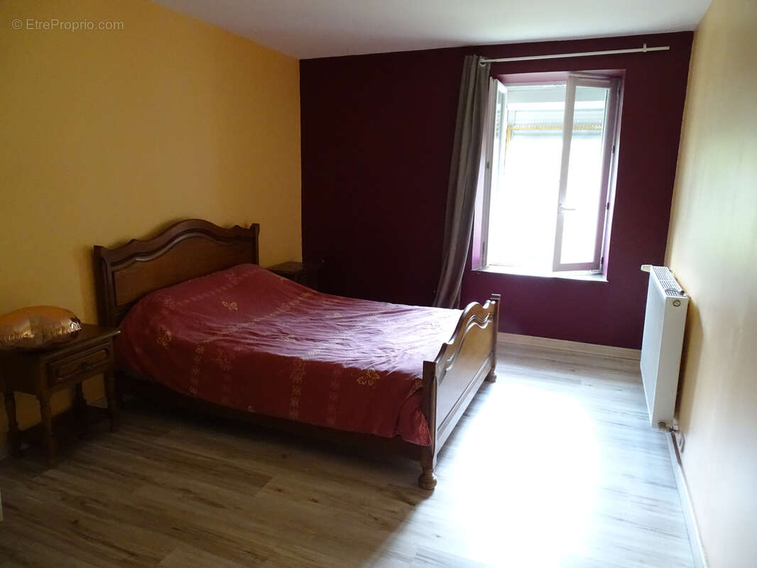 Maison à BAIGNEUX-LES-JUIFS