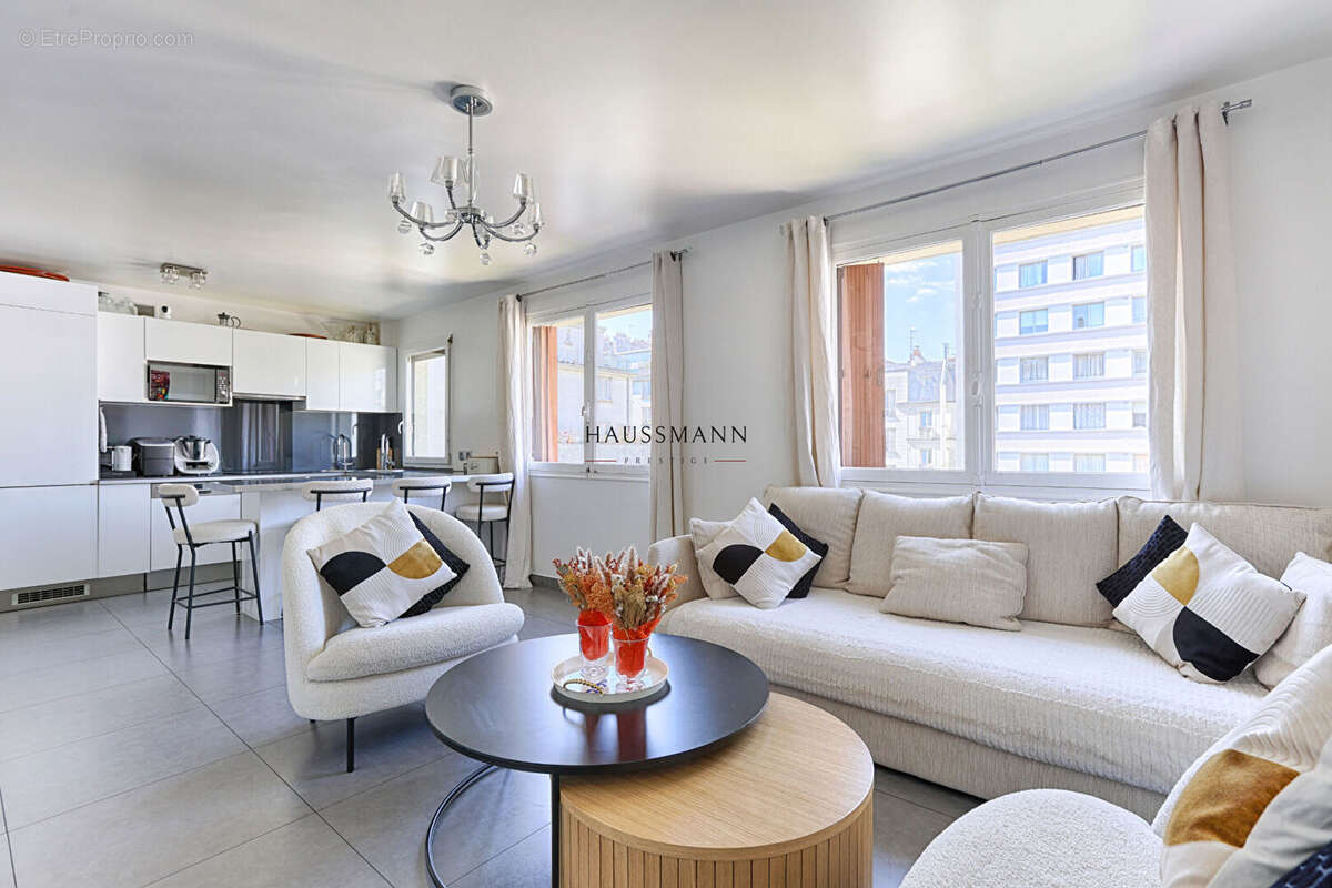 Appartement à PARIS-11E