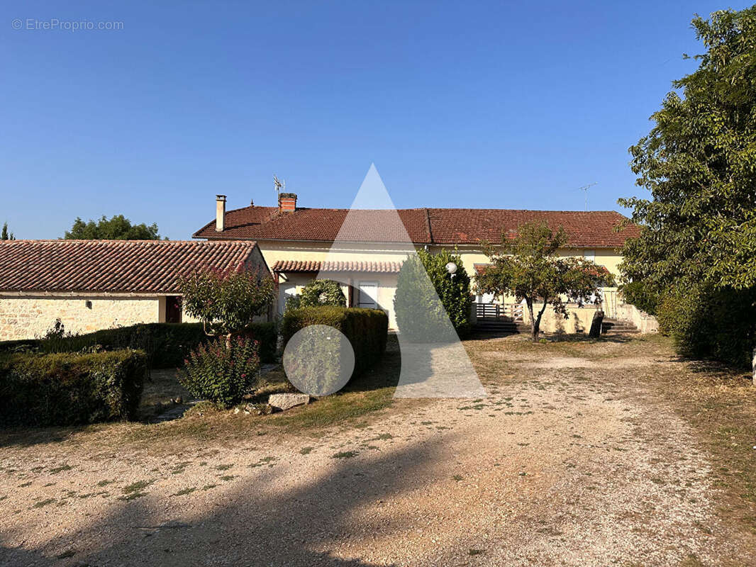 Maison à FRANCOULES