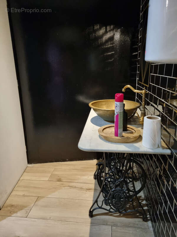 Commerce à FORCALQUIER