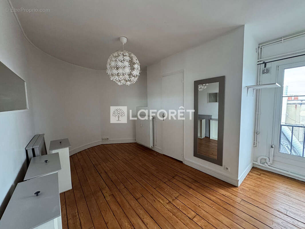 Appartement à PARIS-8E