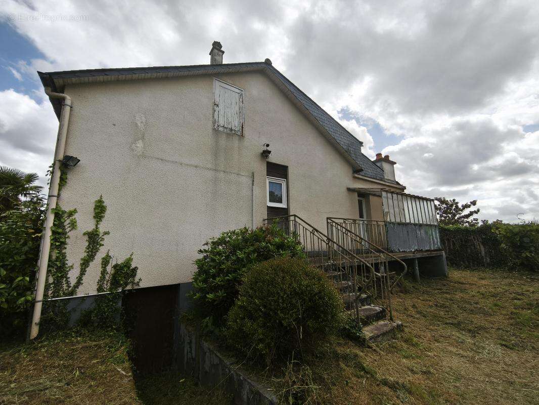 Maison à TINTENIAC