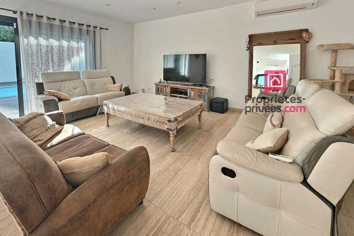 Maison à ROQUEBRUNE-SUR-ARGENS