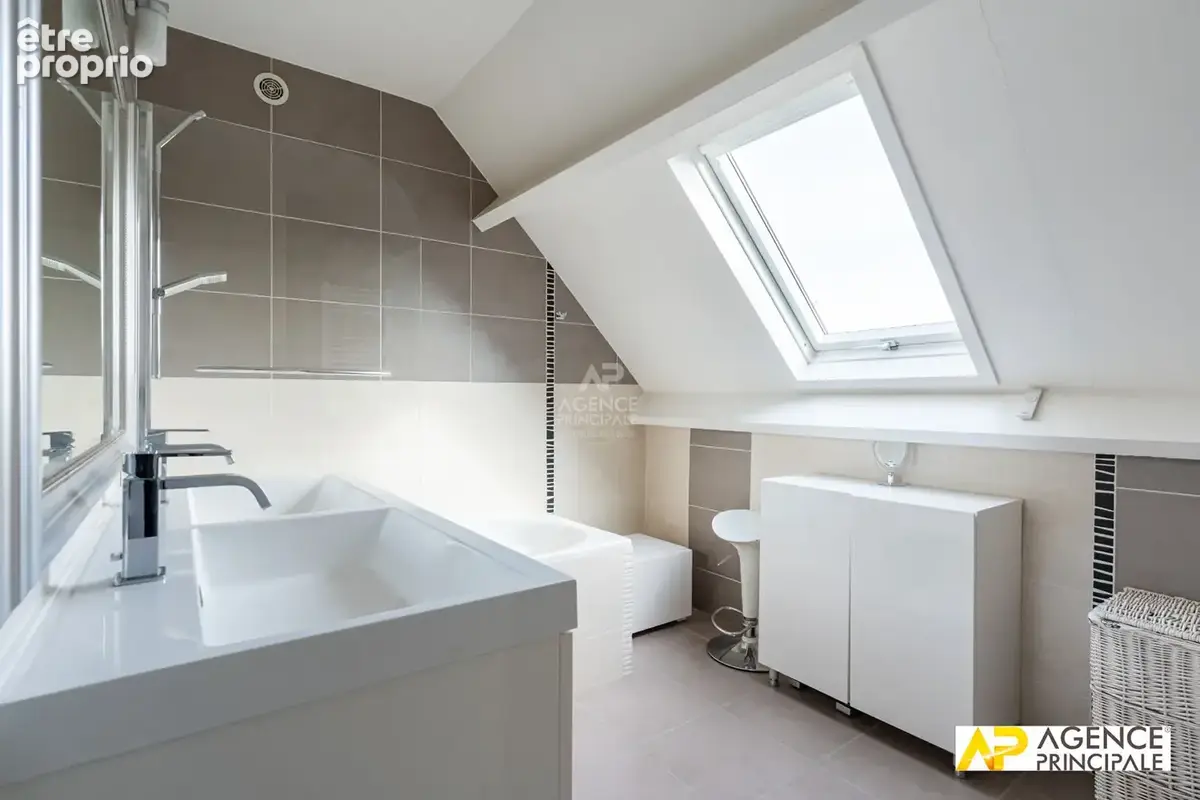 Maison 7 pièce(s) 160 m2 - photo 10