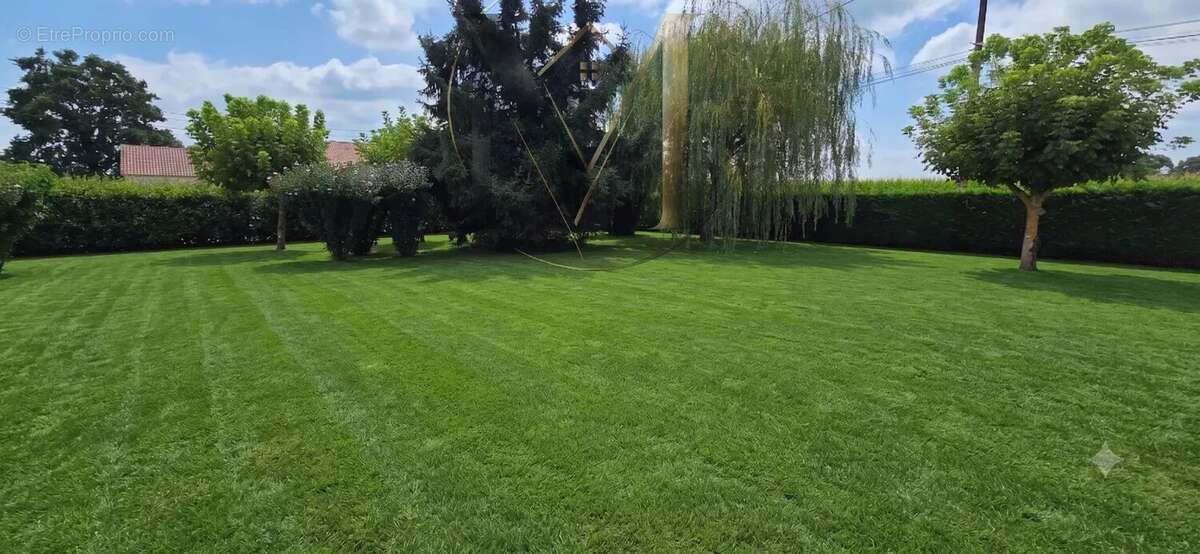 Maison 4 chambres avec piscine, garage et parc arboré - photo 16