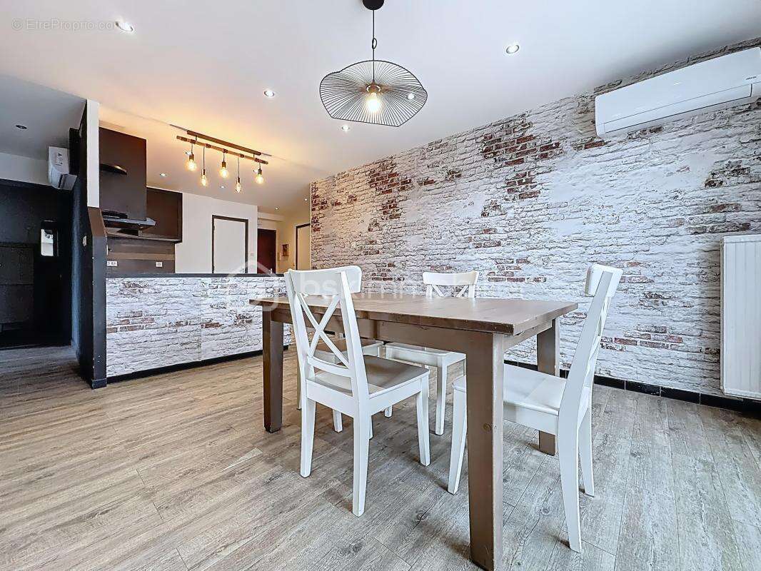 Appartement à FONTAINE