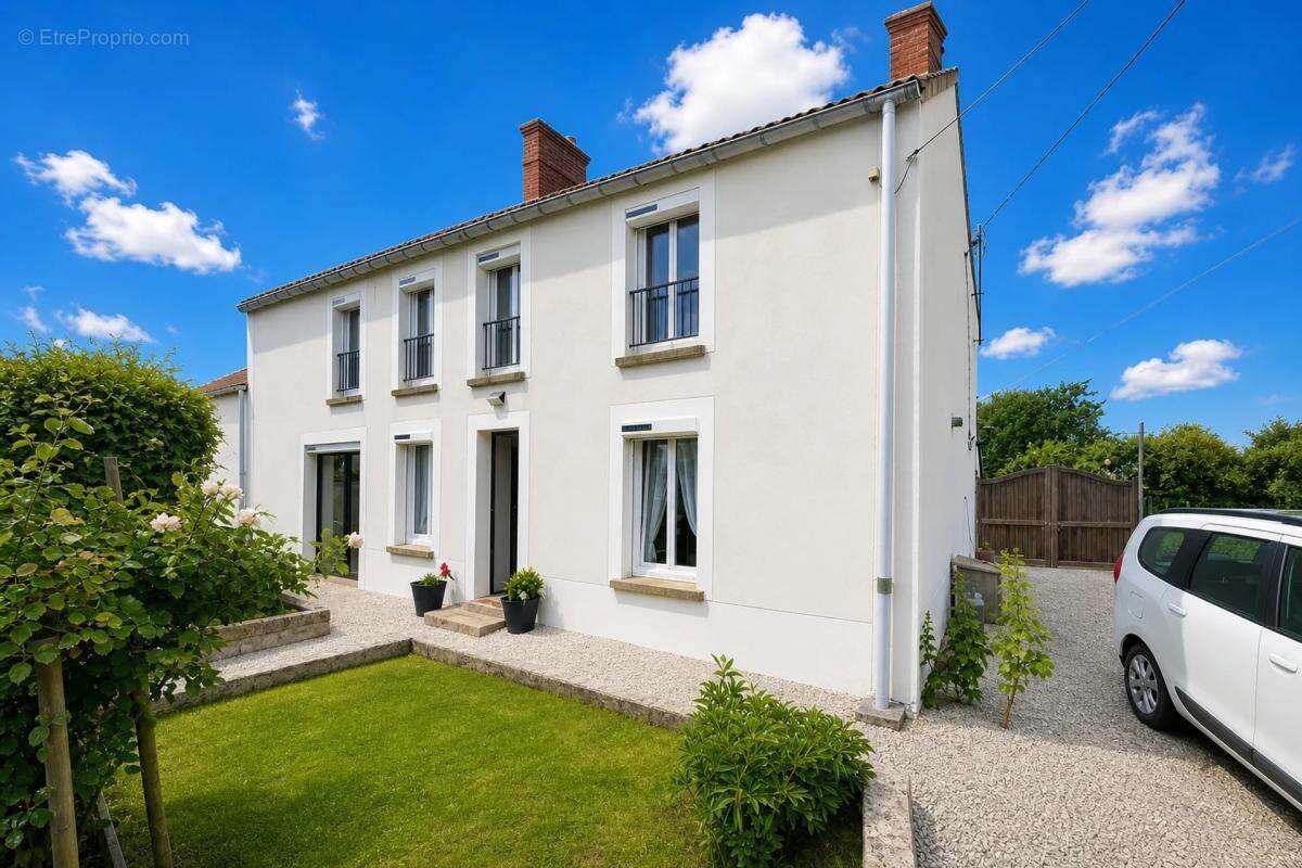 Maison à AUBEPIERRE-OZOUER-LE-REPOS