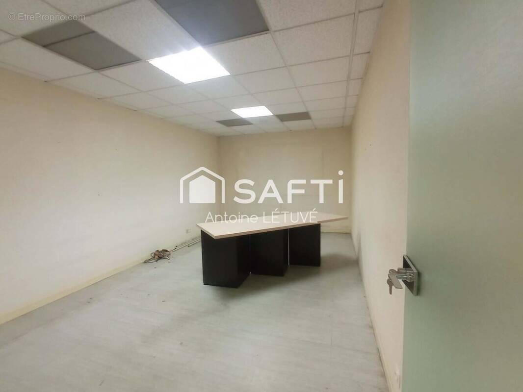 Photo 1 - Commerce à AMIENS