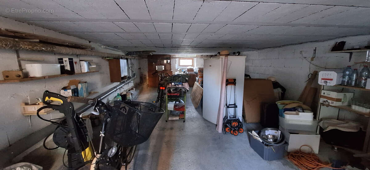 Maison laroche 2/3 chambres 95m2 environ,dependance 64m2,garage/grange 50m2,garage 39m2,et cave.terrain 544m2. - photo 14