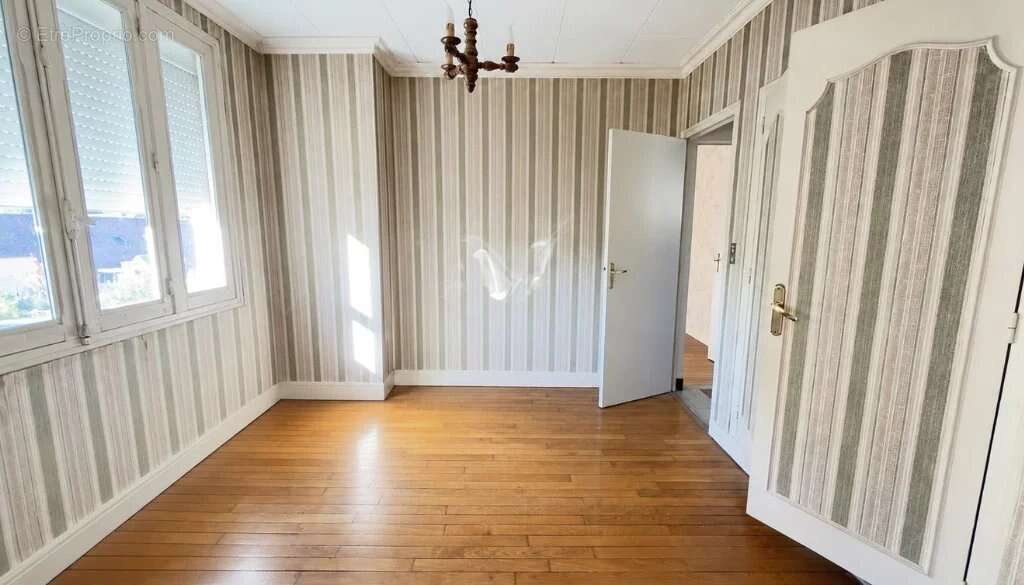 Maison independante  avec 3 chambres sur sous sol total + co - photo 4