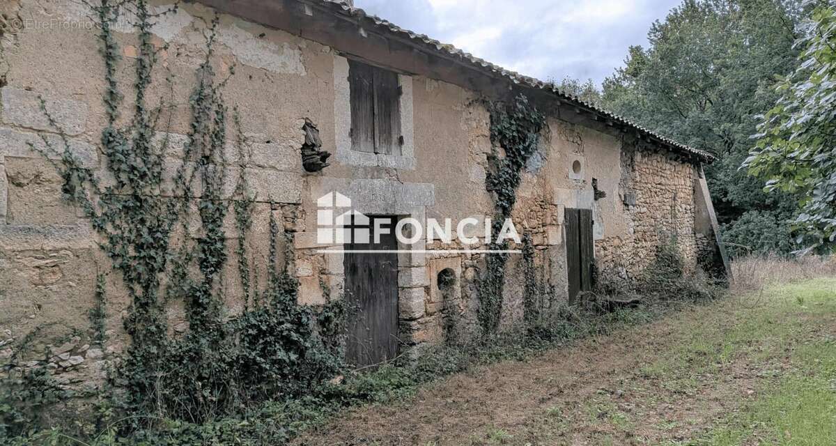 Maison à LA CHAPELLE-FAUCHER