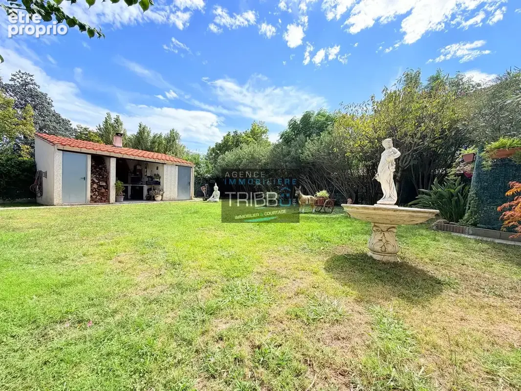 Toulouges - villa plain-pied - 154 m2 habitables, 4 pièces avec garage et jardin. - photo 3