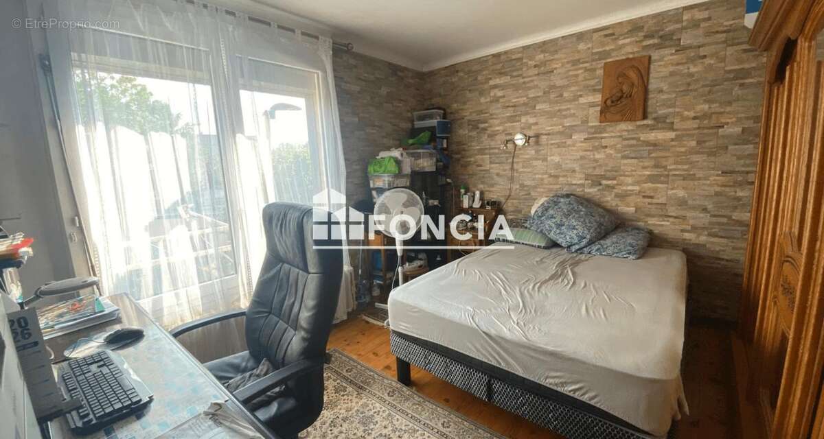 Le charme d'une maison familiale au cœur d'un quartier recherché de Gagny ! - photo 4