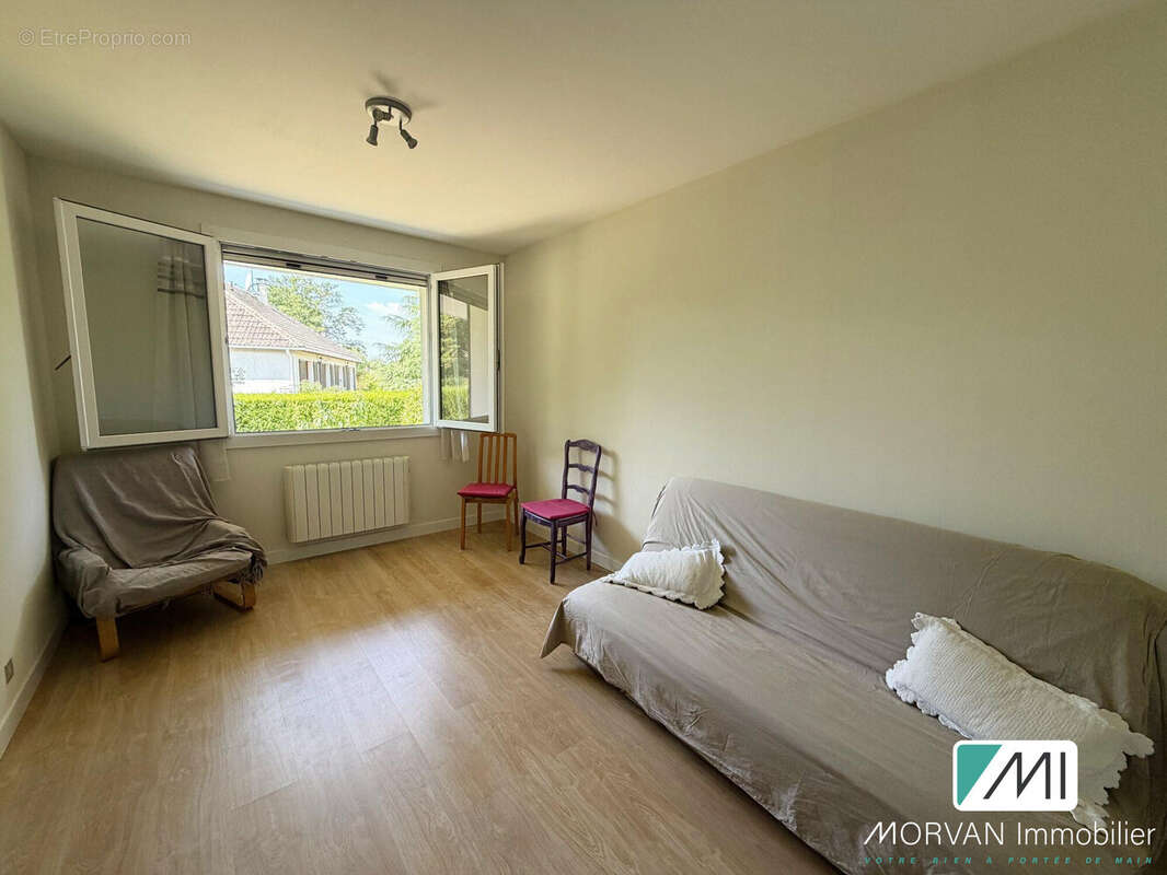 Maison 175 m² à Les Essarts-Le-Roi  - photo 7