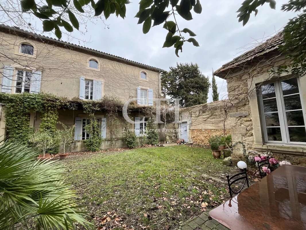 Maison à VAISON-LA-ROMAINE