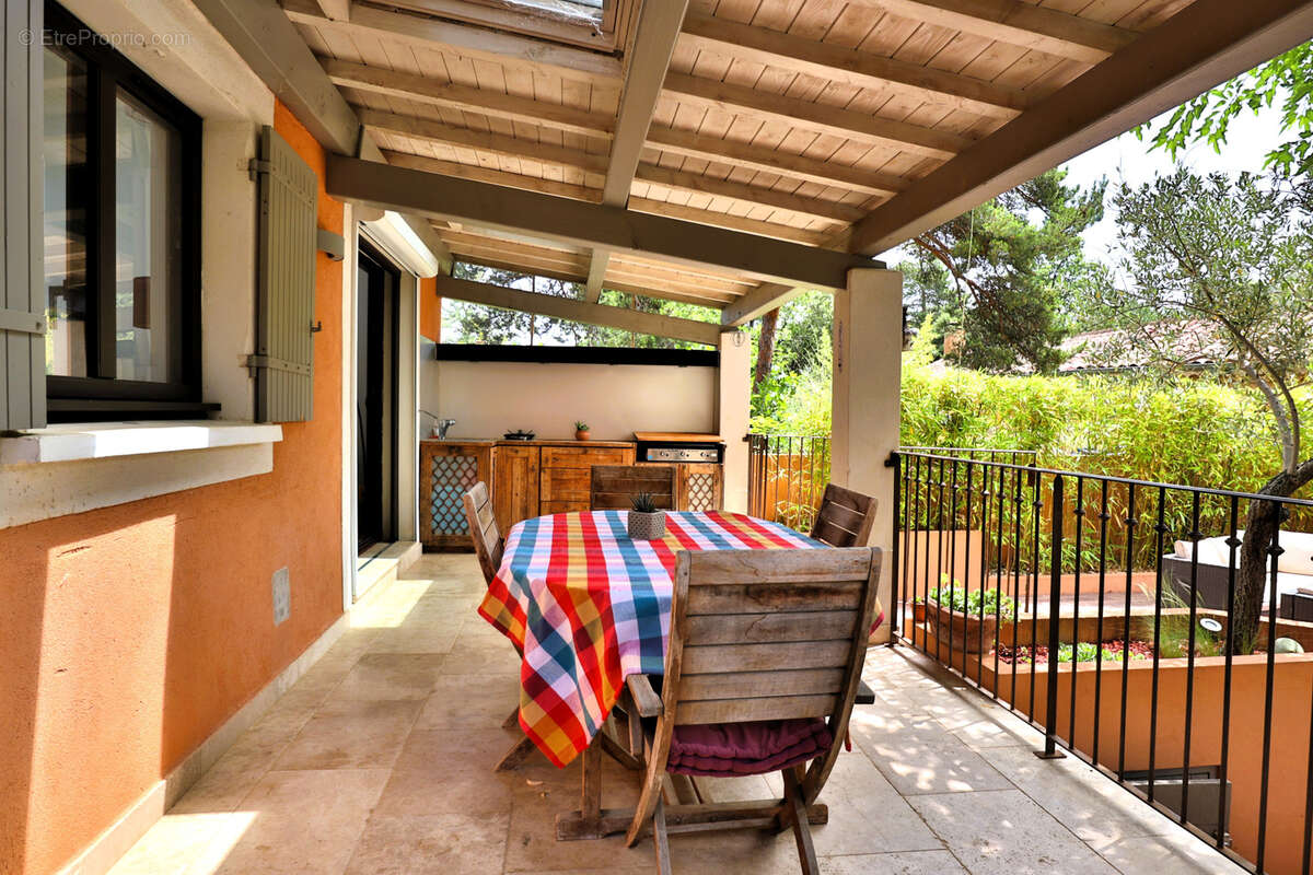 Maison à ROUSSILLON