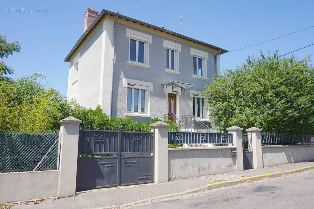 Maison à PARAY-LE-MONIAL