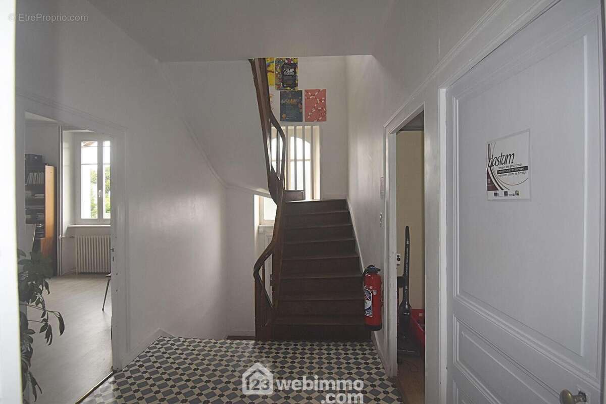 Appartement 285 m² à Rostrenen  - photo 45