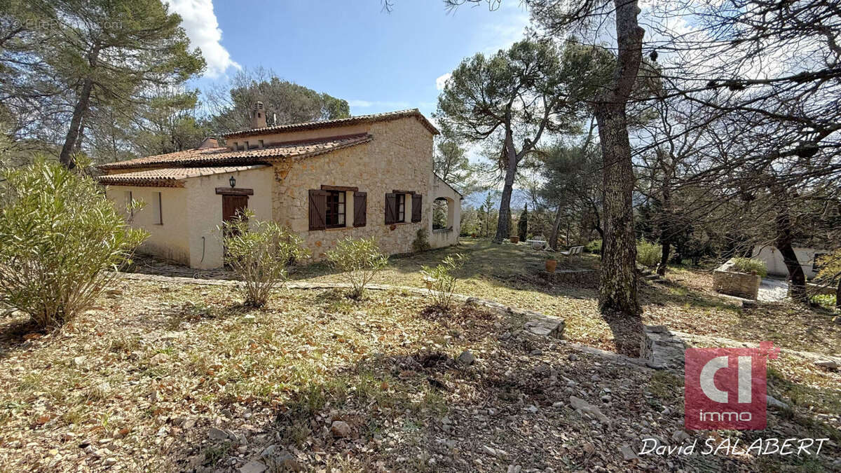 Maison à LA ROQUEBRUSSANNE