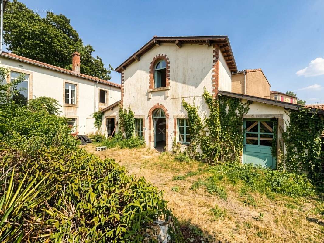 Maison à MONTAIGU