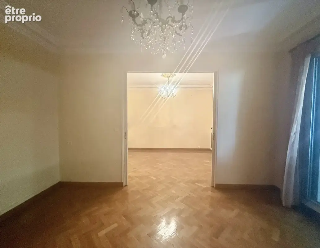 13007 Marseille T3/4, à 250 mètres de la plage des CATALANS — APPARTEMENT TRAVERSANT DE 76 M2 AVEC 2 BALCONS + - photo 3