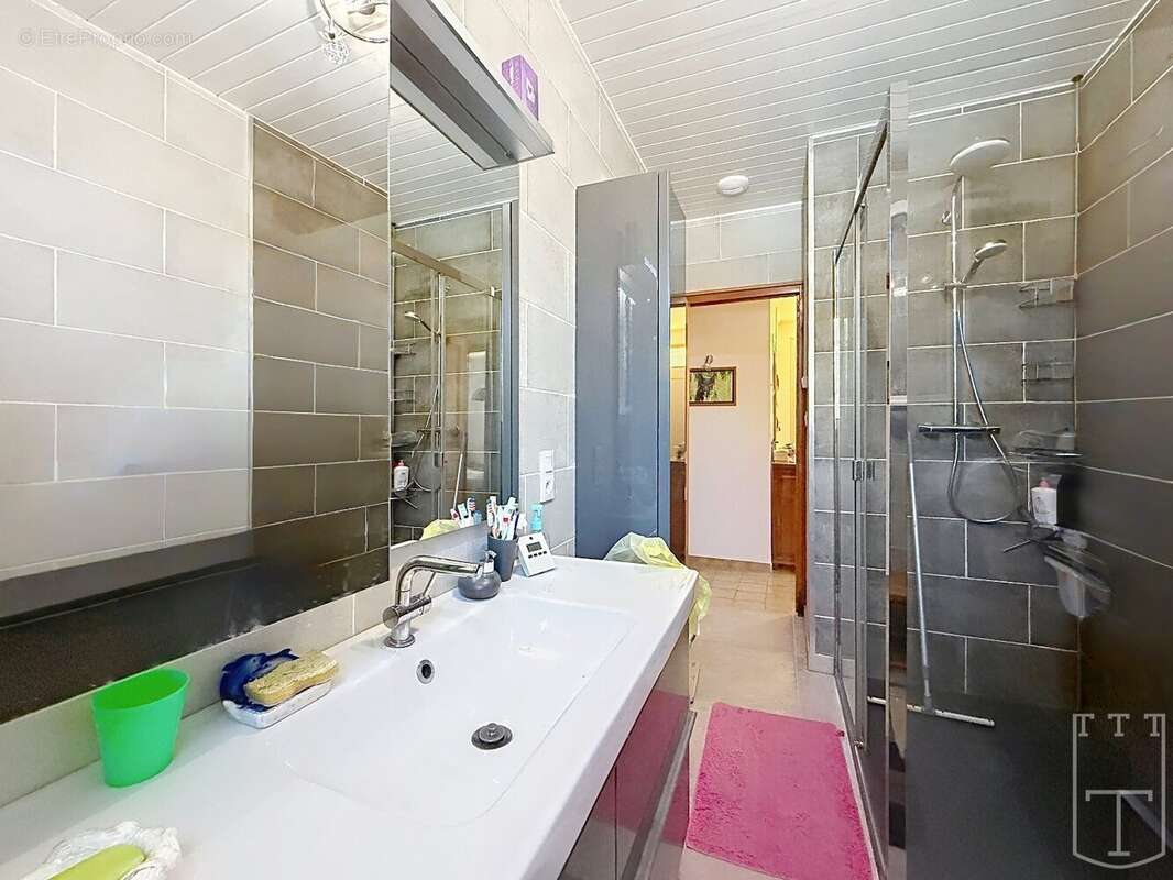Ruoms centre - photo 13