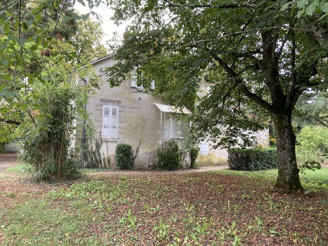 Maison à LA CHAPELLE-MONTLINARD