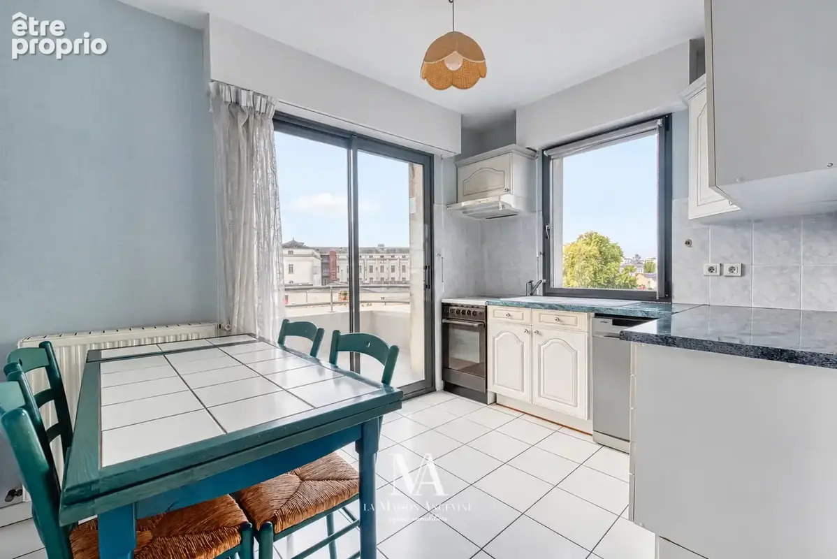 Angers   superbe t3 de 73 m2 avec vue exceptionnelle et grand garage - photo 5